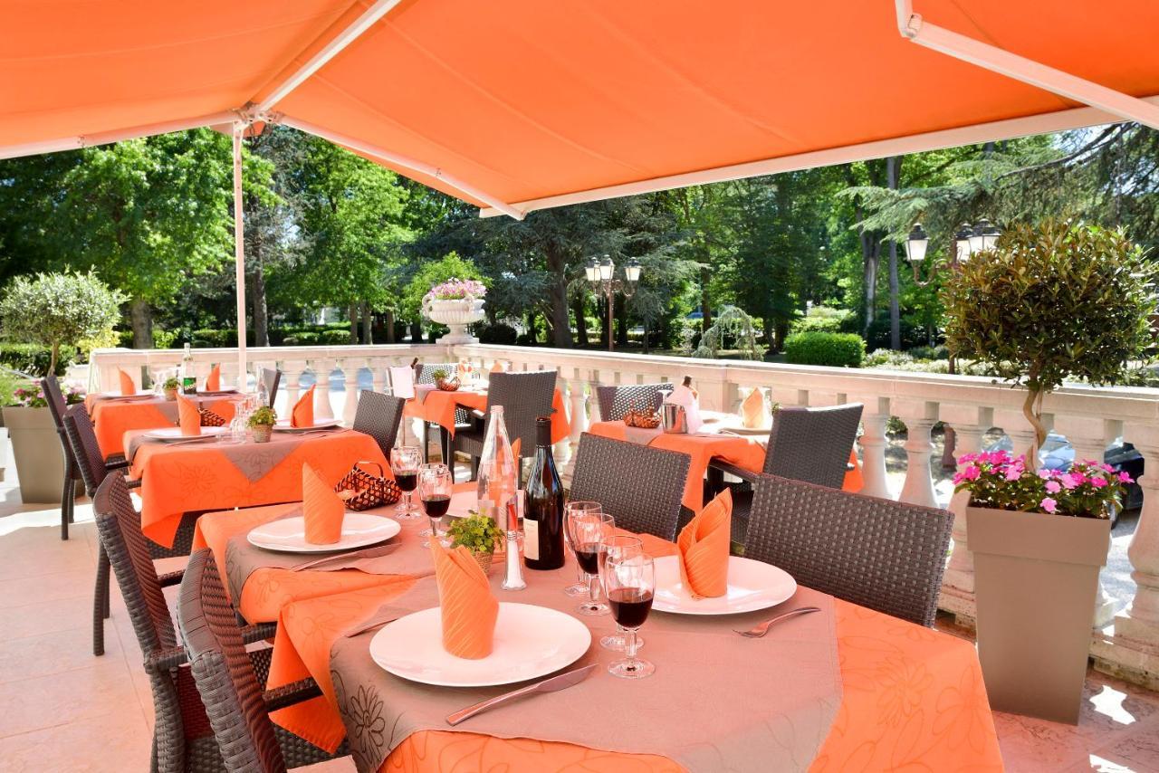 Logis Hotel Restaurant Le Parc Salbris Exterior foto